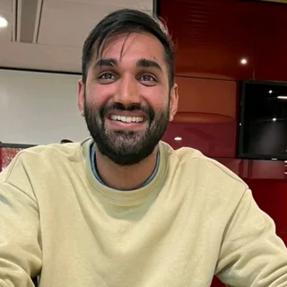Portrait of Manraj Sidhu.